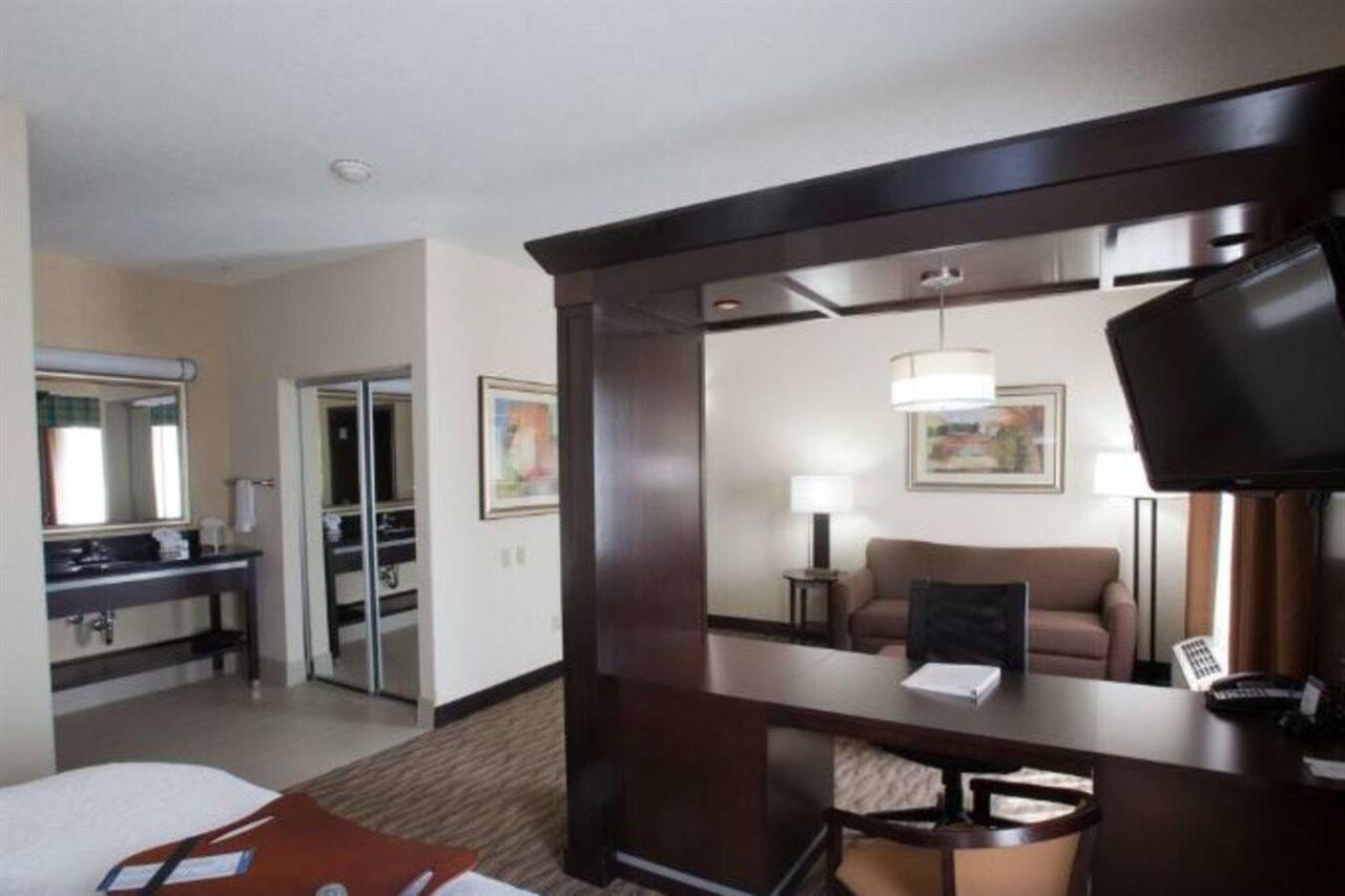 Hampton Inn & Suites Dallas I-30 Cockrell Hill, Tx Extérieur photo