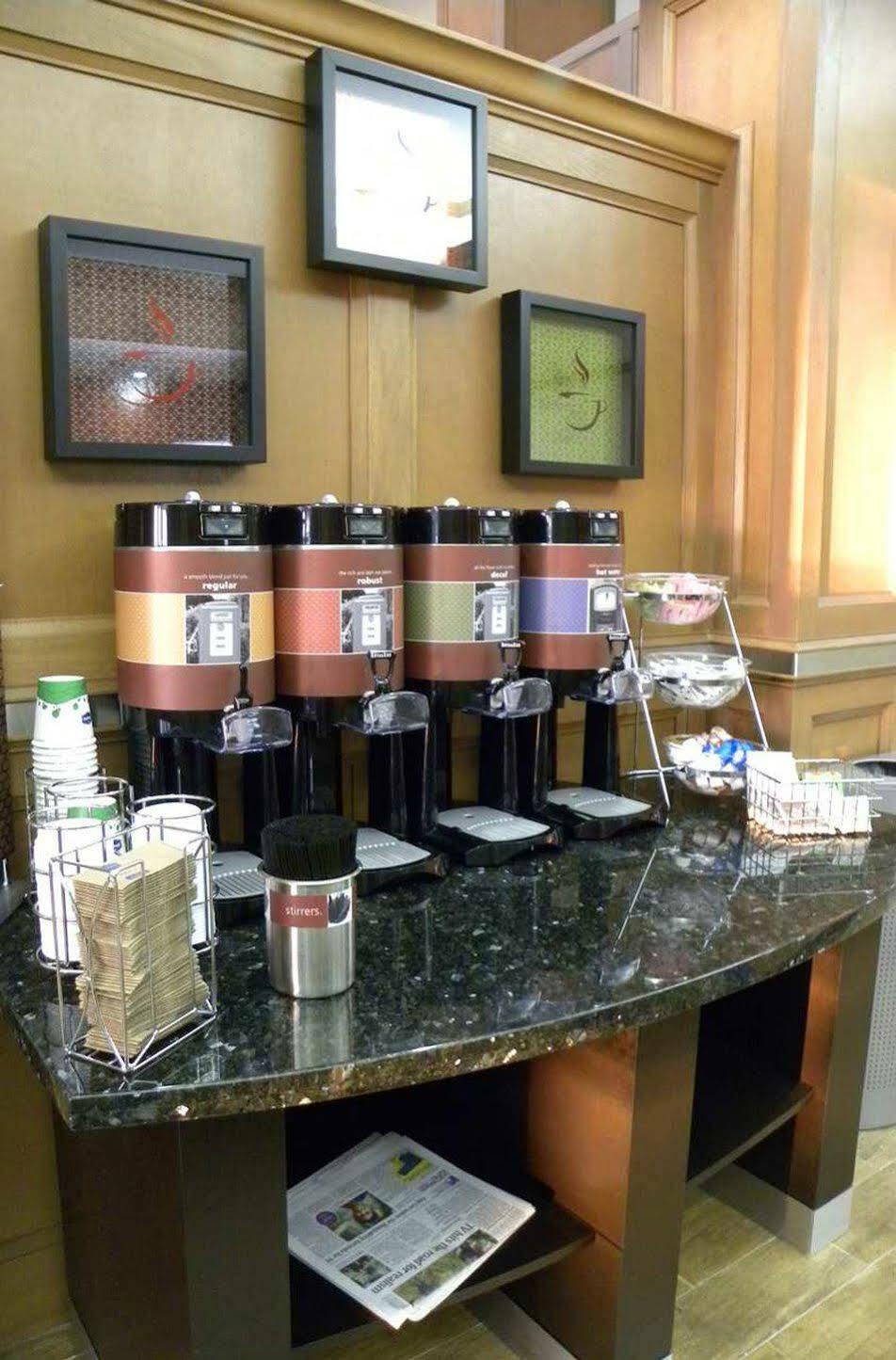 Hampton Inn & Suites Dallas I-30 Cockrell Hill, Tx Restaurant photo